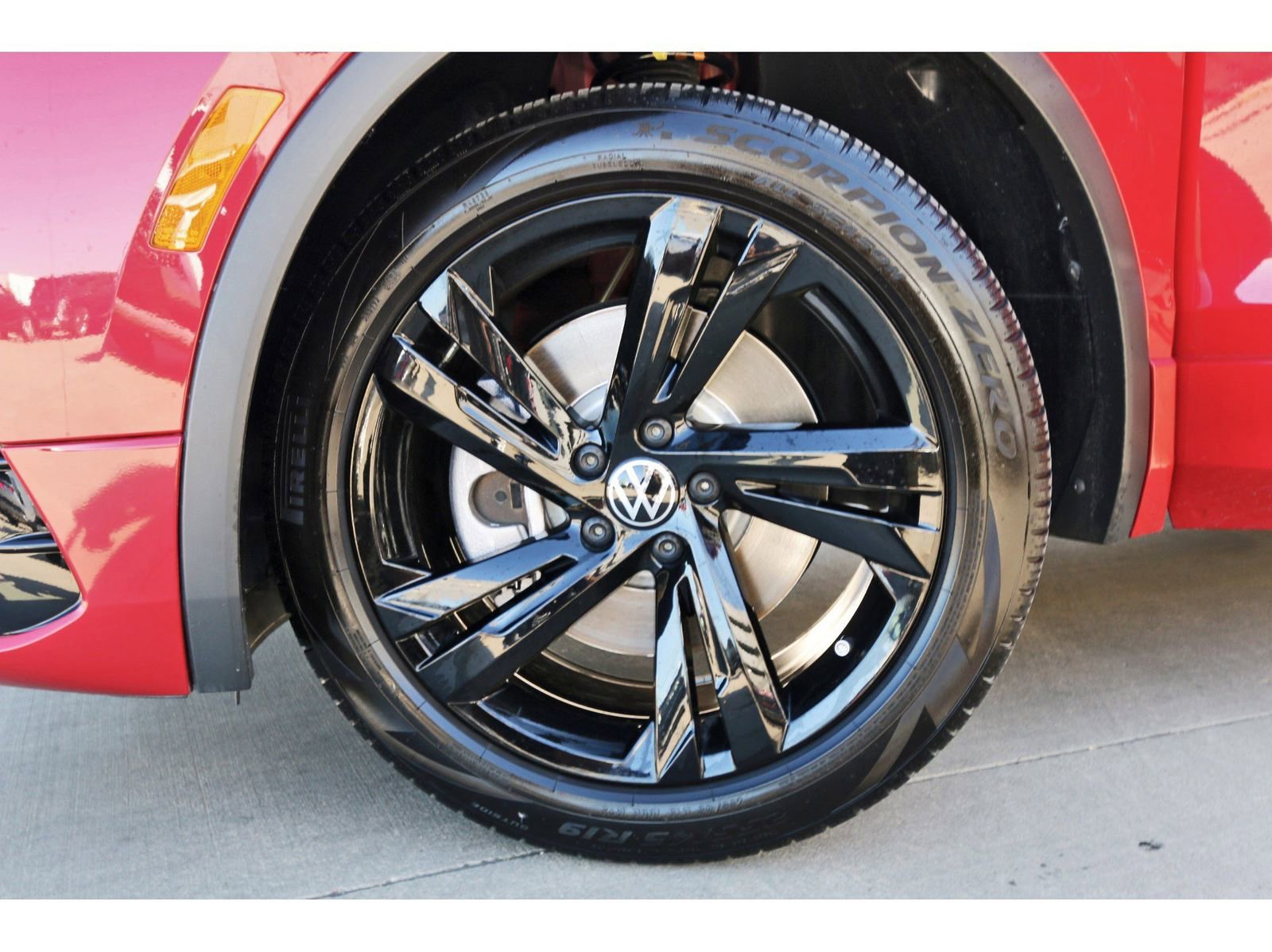 Used 2024 Volkswagen Tiguan SE R-Line w/ MDO Package, Three-Row image 34