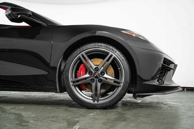 Used 2025 Chevrolet Corvette Stingray Premium Conv w/ Z51 Performance Package RWD image 11