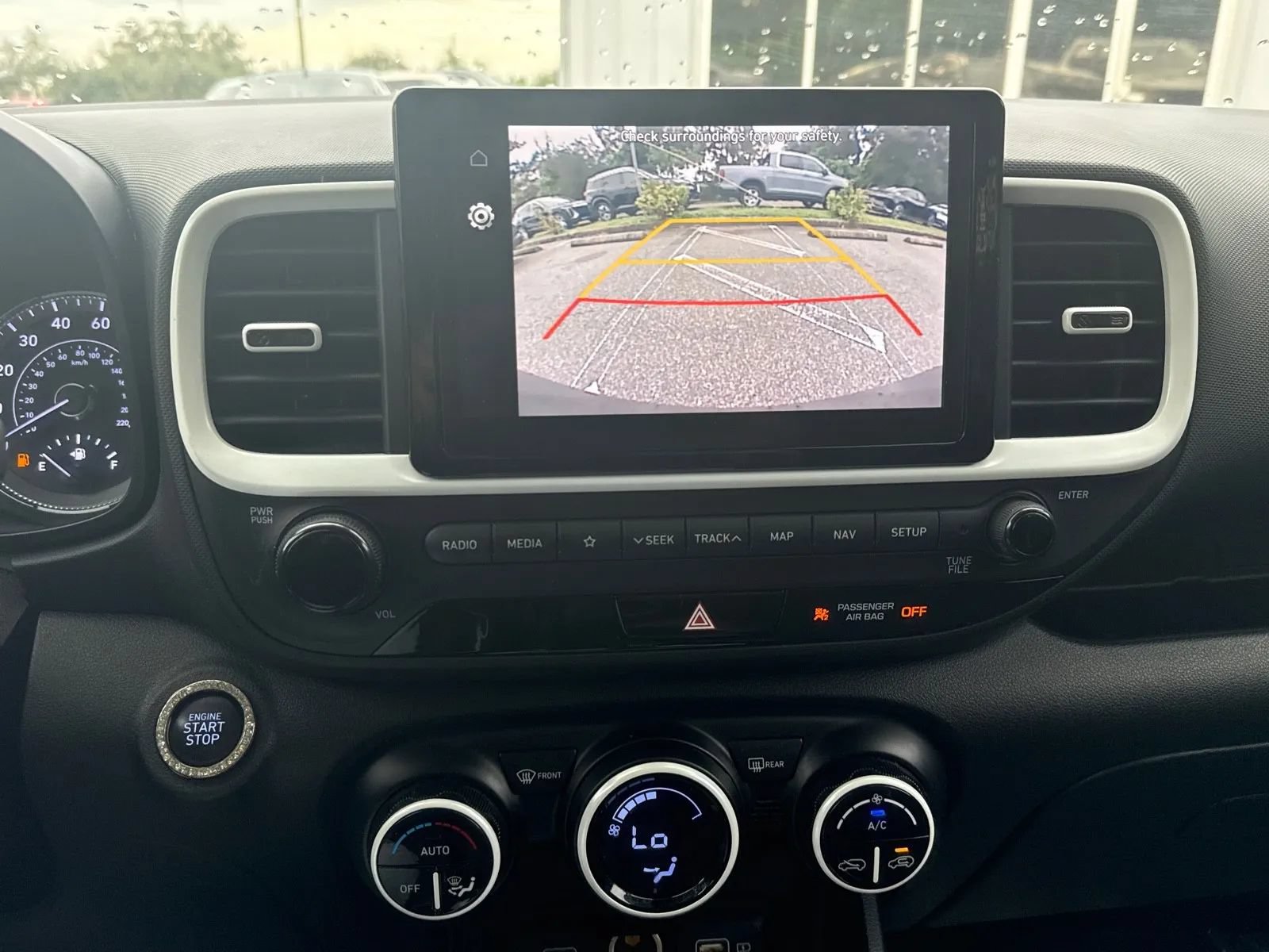 Used 2022 Hyundai Venue Limited FWD image 20