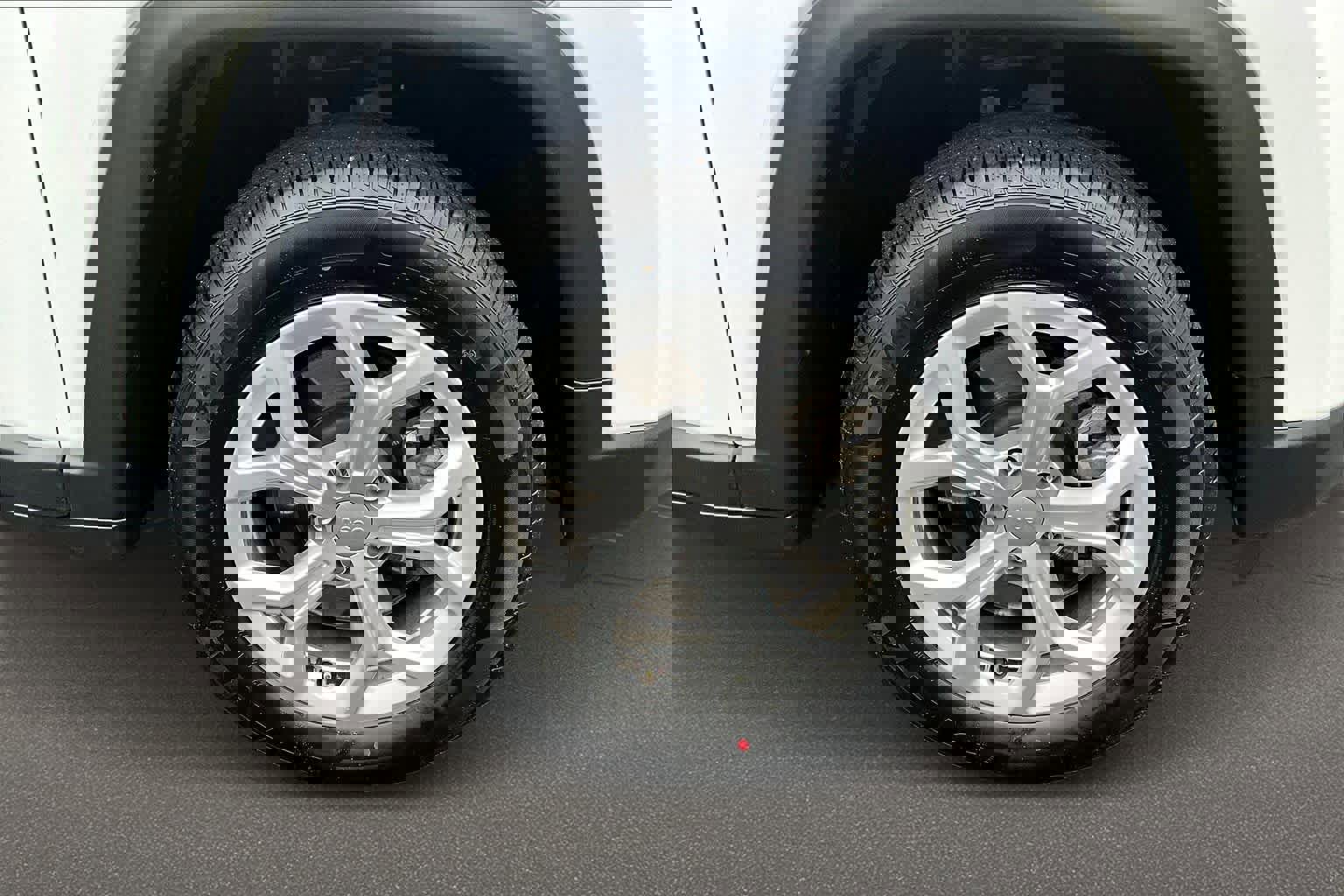 Used 2024 Jeep Compass Latitude image 38