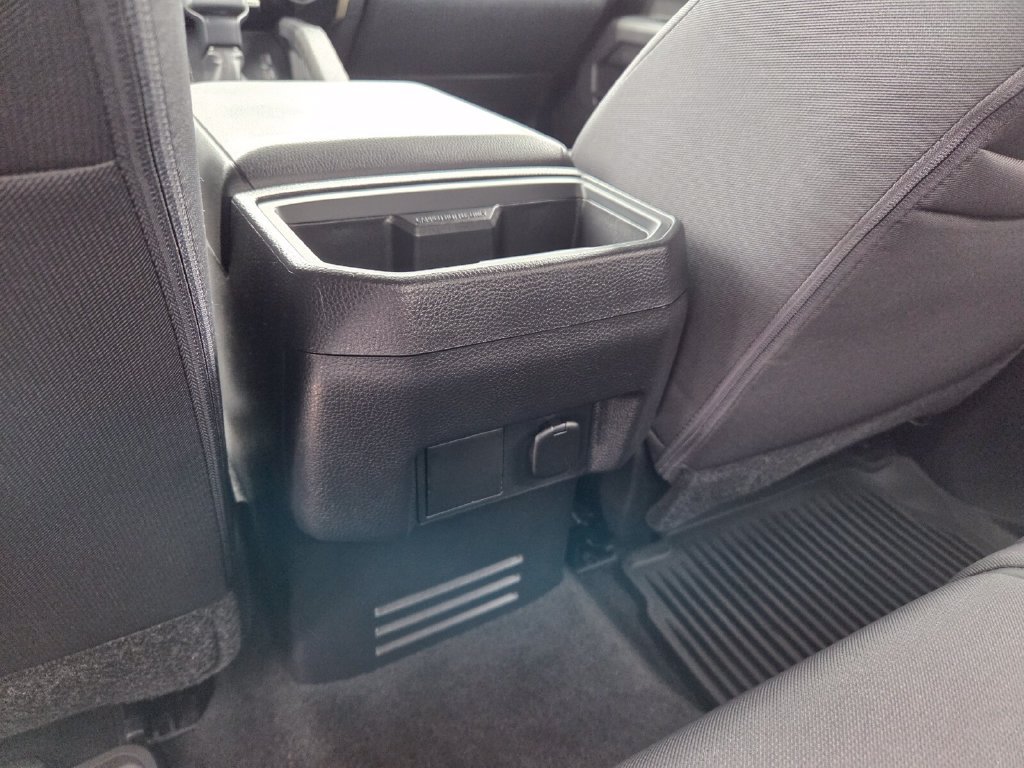 Used 2025 Toyota Tacoma SR5 AWD/4WD image 9