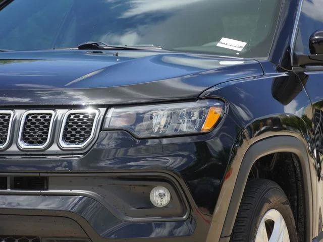 Certified 2023 Jeep Compass Latitude AWD/4WD image 4