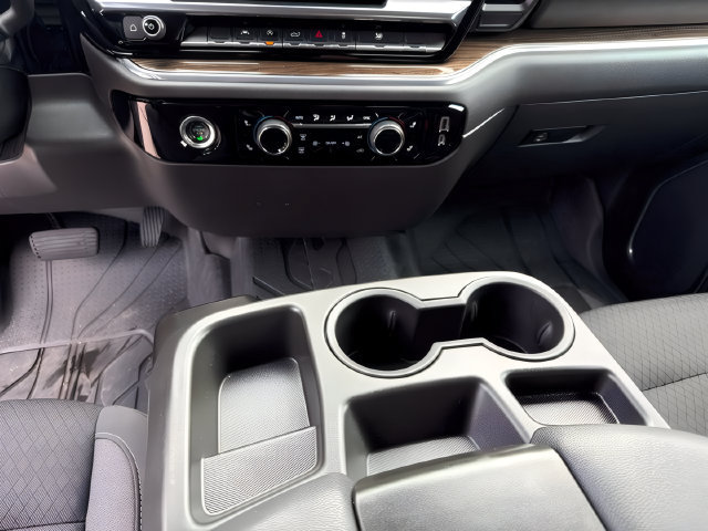 Used 2023 Chevrolet Silverado 1500 LT AWD/4WD image 25