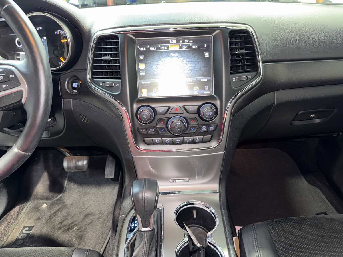 Used 2017 Jeep Grand Cherokee Altitude RWD image 20