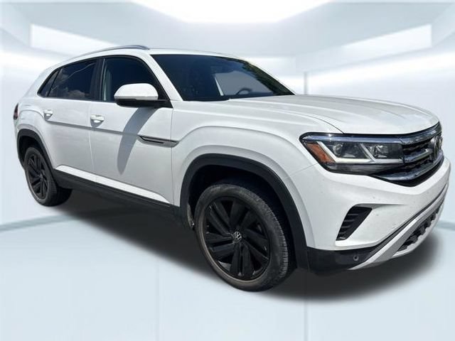 Used 2023 Volkswagen Atlas Cross Sport SE w/ Panoramic Sunroof Package FWD image 3