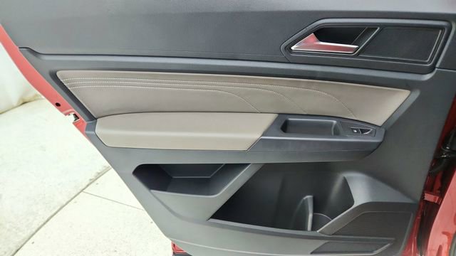 Used 2021 Volkswagen Atlas Cross Sport SE w/ Panoramic Sunroof Package image 31