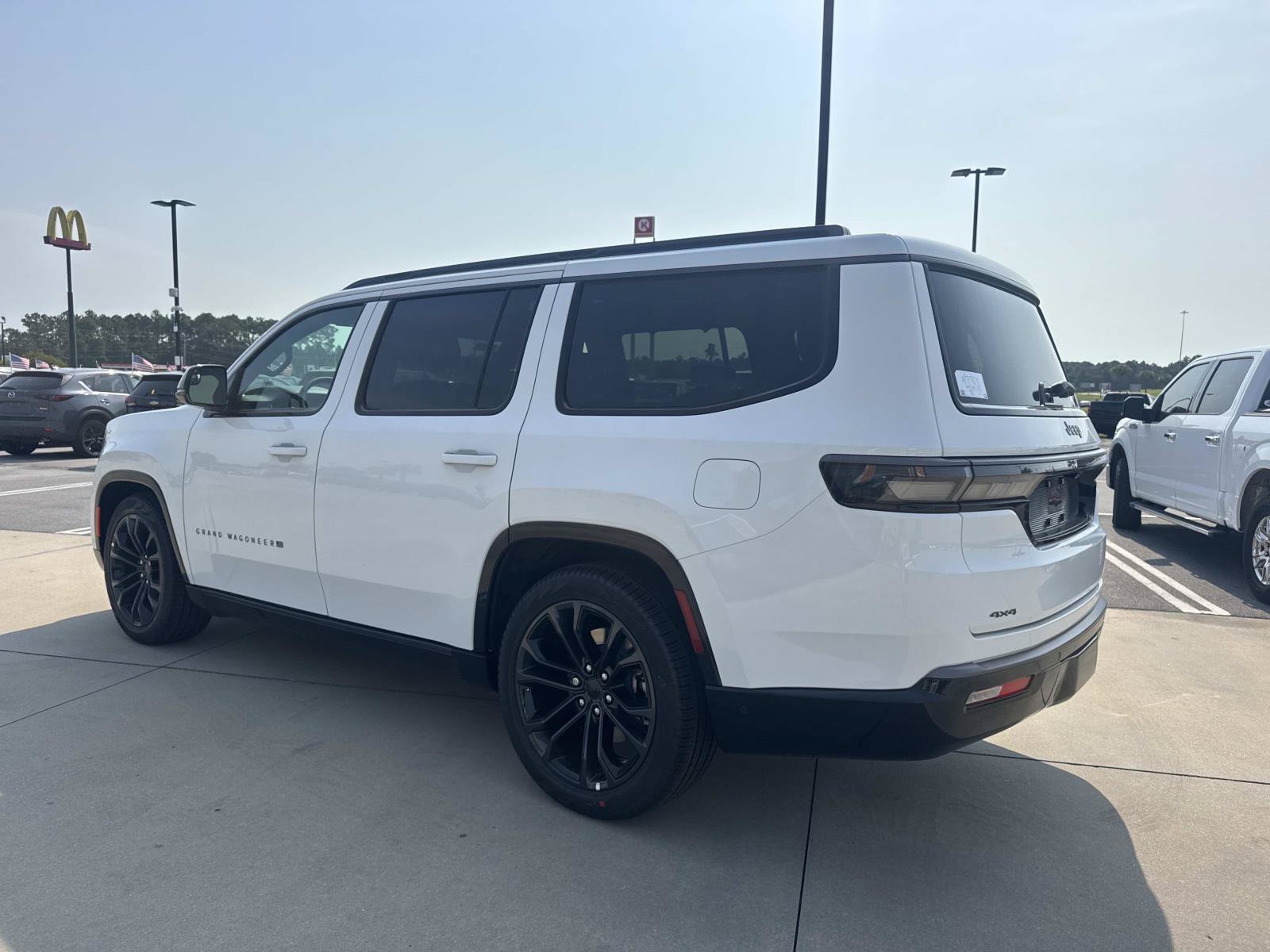 New 2026 Jeep Grand Wagoneer Summit AWD/4WD image 5