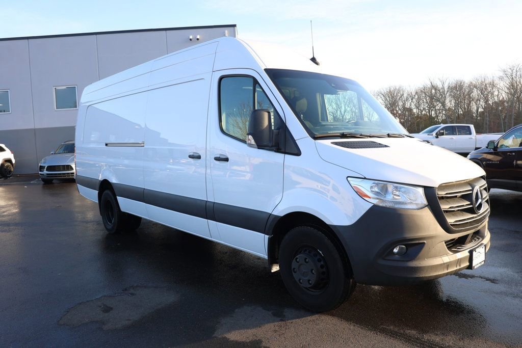 Used 2023 Mercedes-Benz Sprinter 4500 w/ Acoustic Package image 7