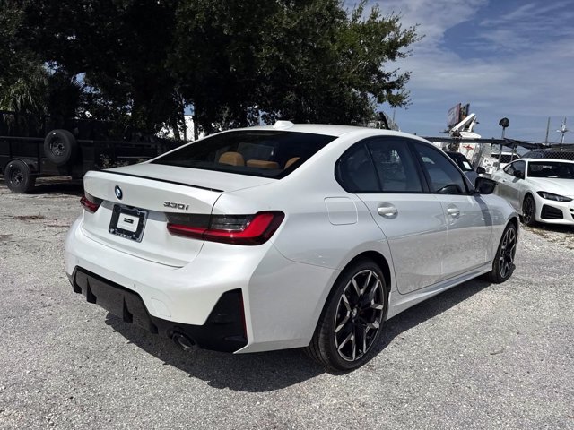 New 2026 BMW 330i Sedan w/ M Sport Package RWD image 3
