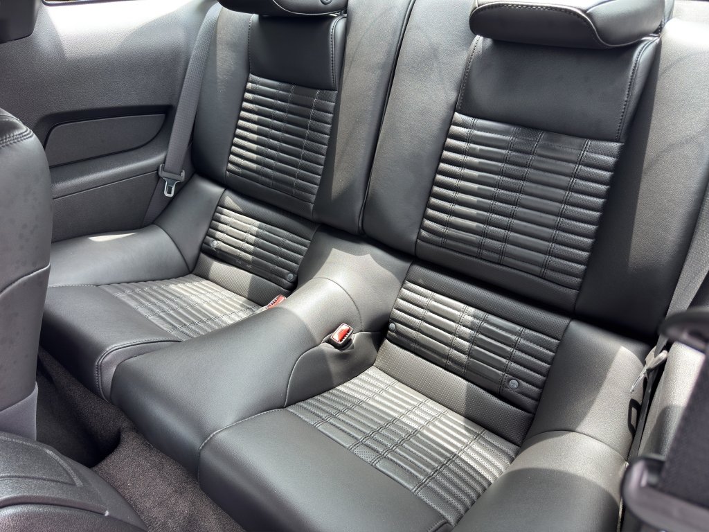 Used 2012 Ford Mustang Shelby GT500 w/ SVT Performance Pkg RWD image 18