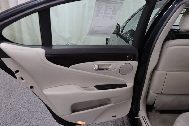 Used 2008 Lexus LS 460 RWD image 24
