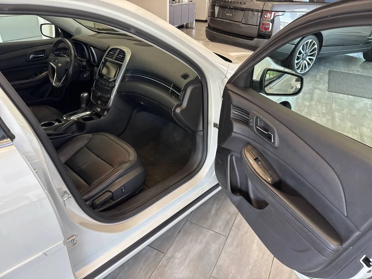 Used 2015 Chevrolet Malibu LT w/ Leather Package FWD image 14