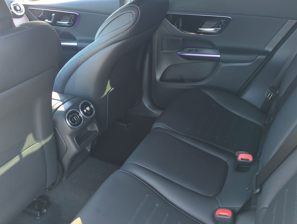 Used 2025 Mercedes-Benz GLC 300 4MATIC image 26