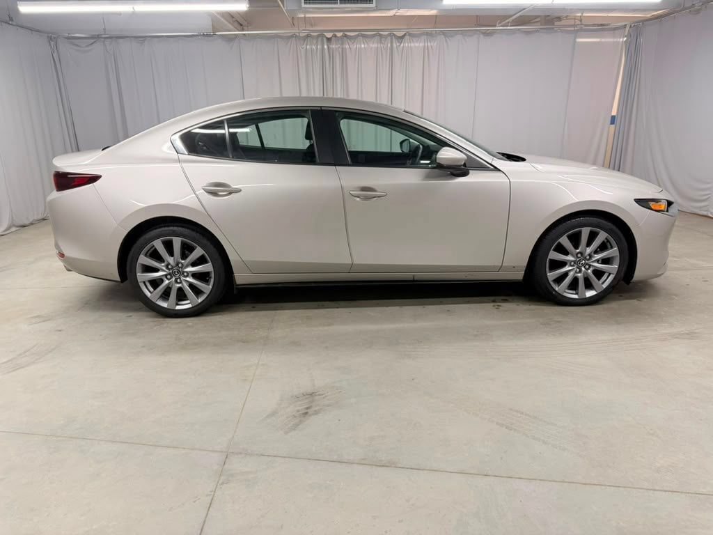 Used 2022 MAZDA MAZDA3 s FWD image 17