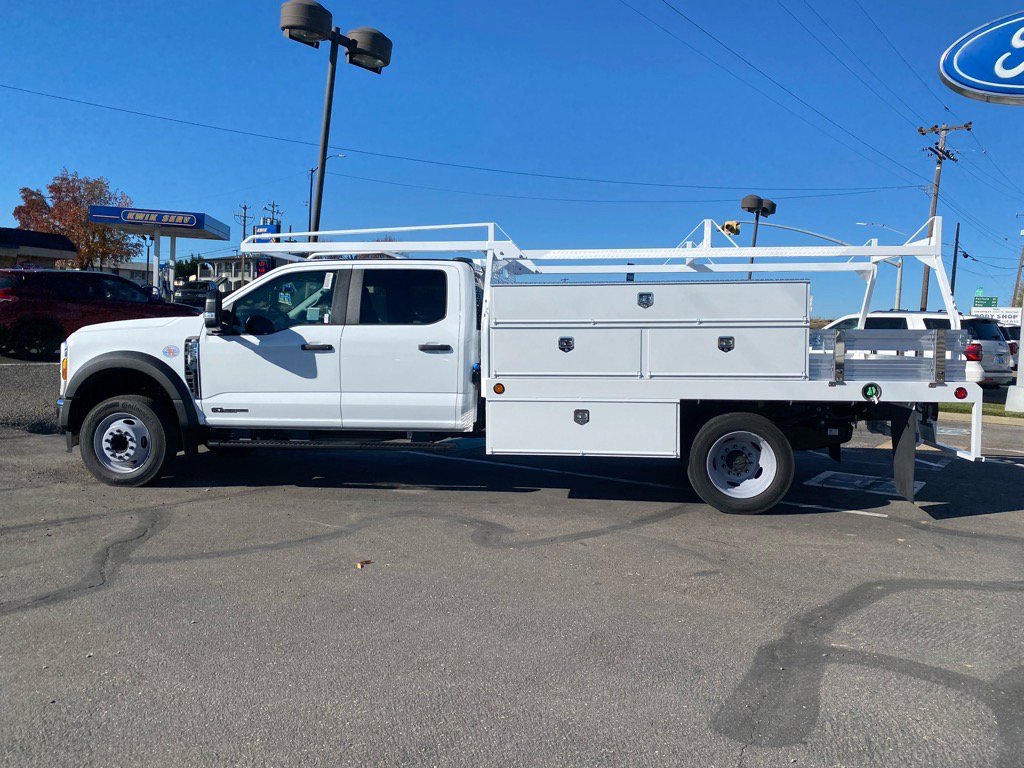Used 2024 Ford F550 2WD Crew Cab Super Duty image 3