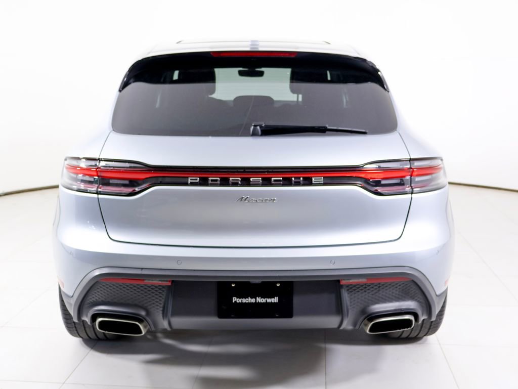 Certified 2025 Porsche Macan AWD/4WD image 26