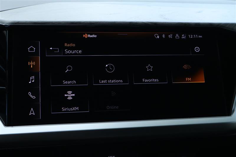 Used 2024 Audi Q4 e-tron Premium Plus image 15
