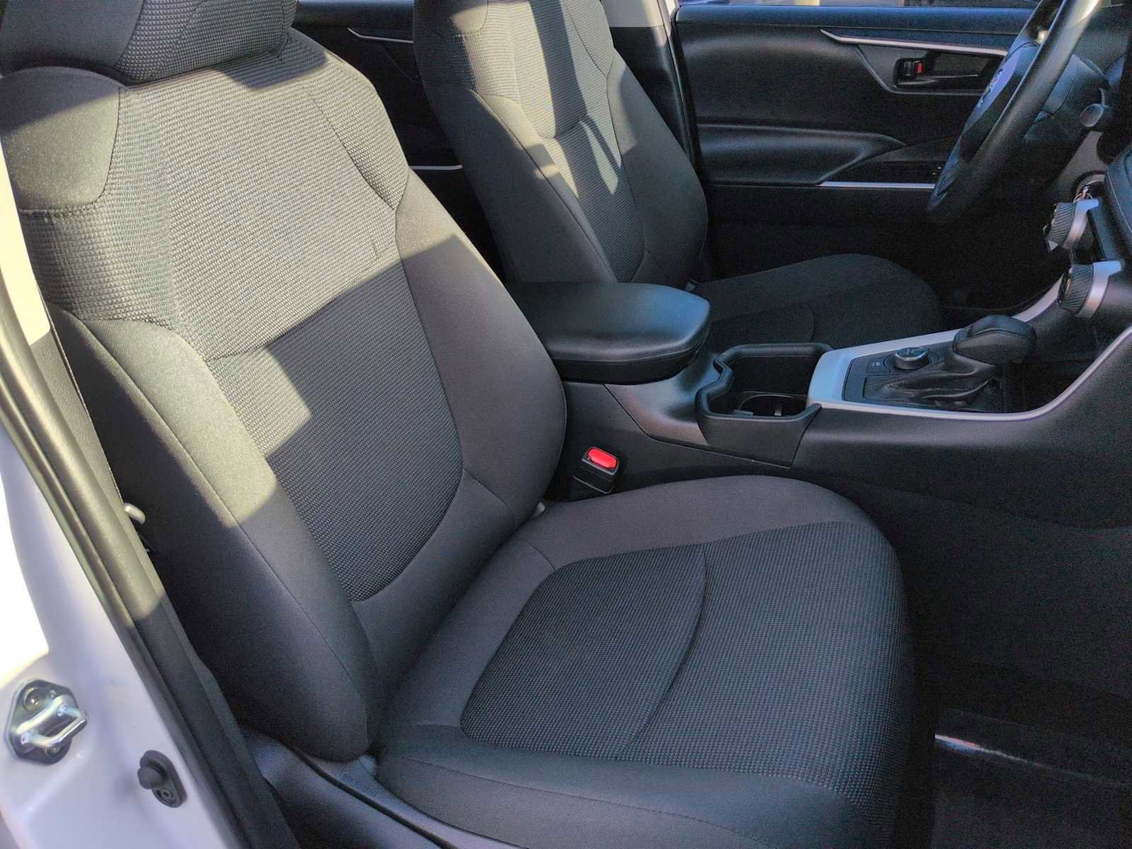 Used 2024 Toyota RAV4 LE image 21