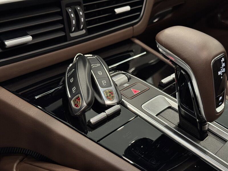 Used 2023 Porsche Cayenne image 53