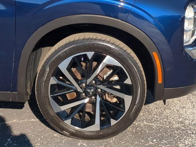 Used 2023 Mitsubishi Outlander SE image 11