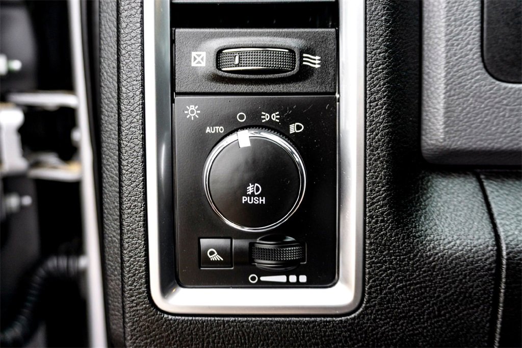 Used 2020 RAM 1500 Classic Warlock w/ Electronics Group image 16