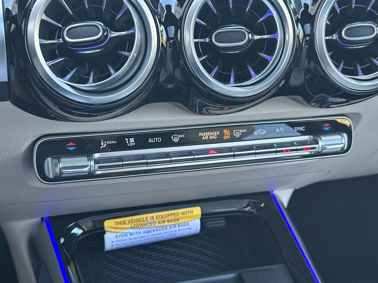 New 2026 Mercedes-Benz GLB 250 4MATIC image 21