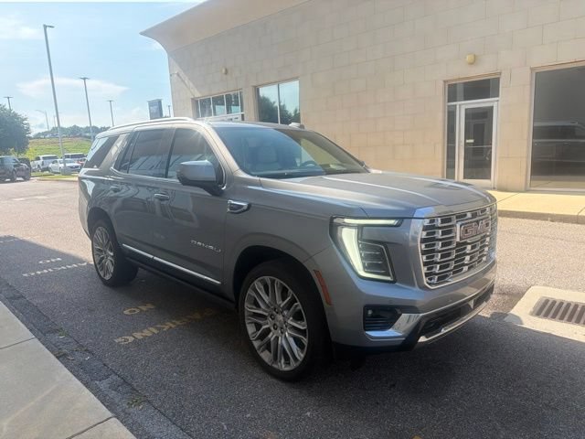 Used 2026 GMC Yukon Denali w/ Denali Reserve Package AWD/4WD image 3