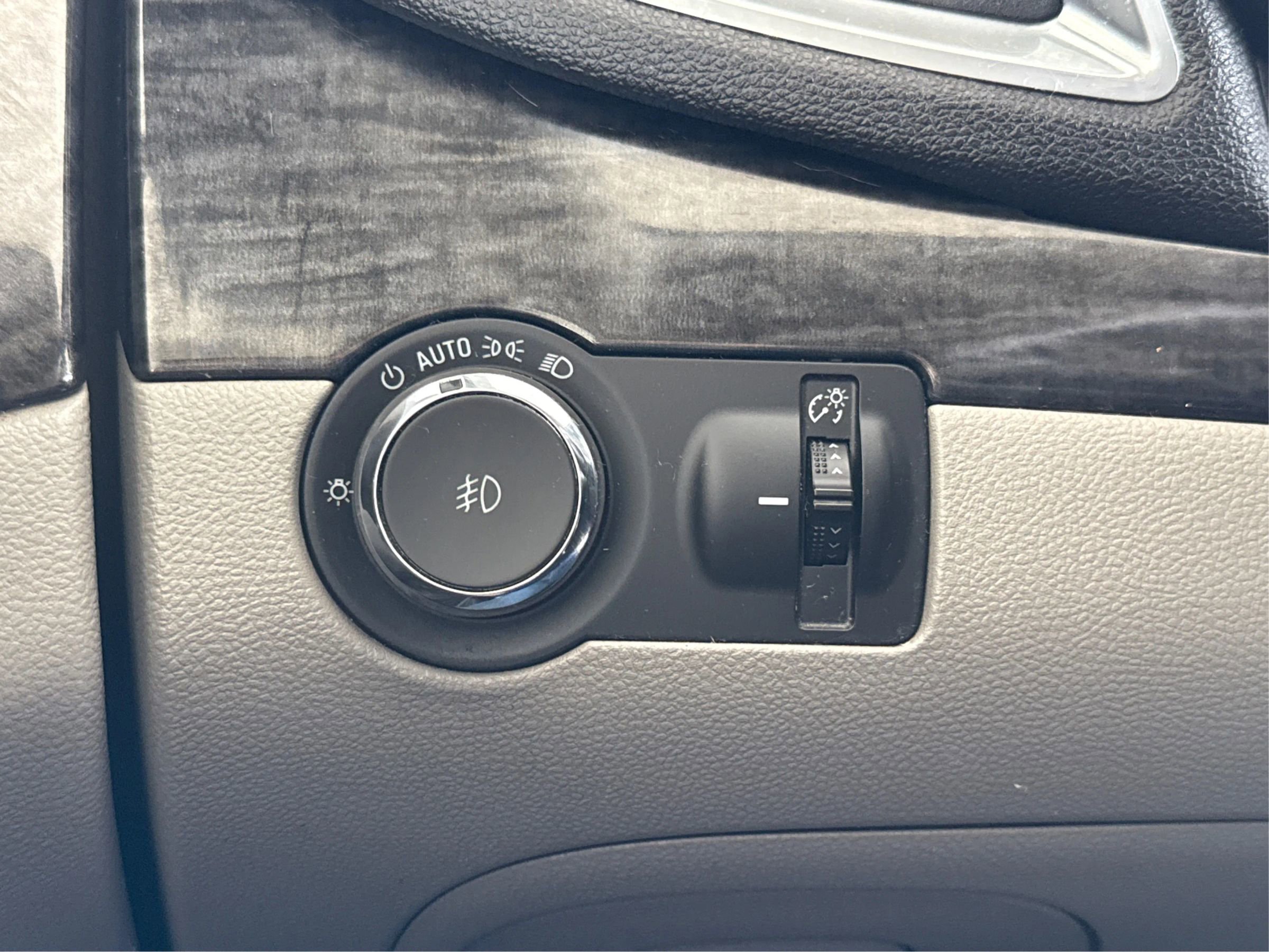 Used 2014 Buick Encore Premium image 19