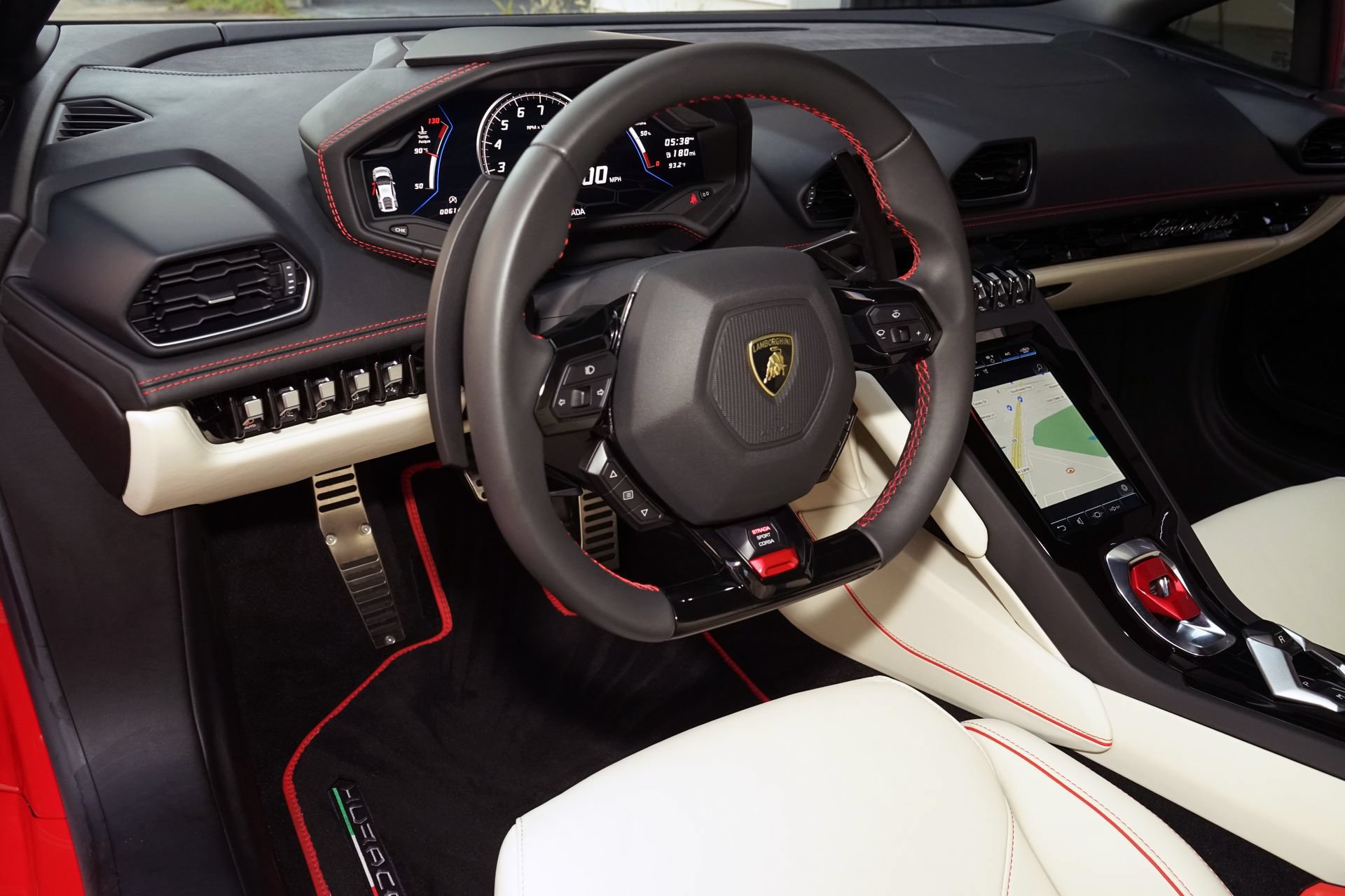Used 2020 Lamborghini Huracan EVO AWD/4WD image 2
