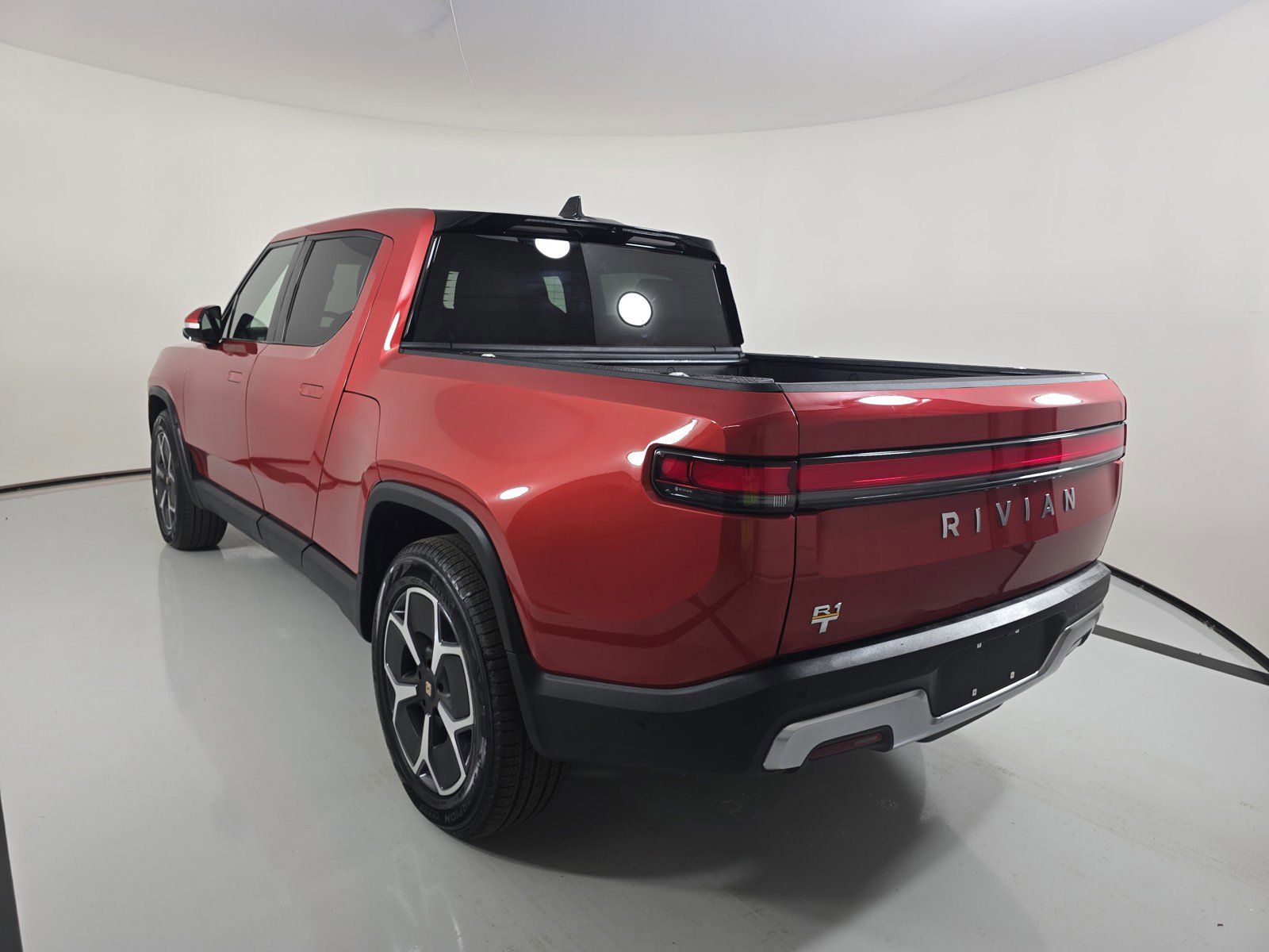Used 2022 Rivian R1T Adventure AWD/4WD image 3