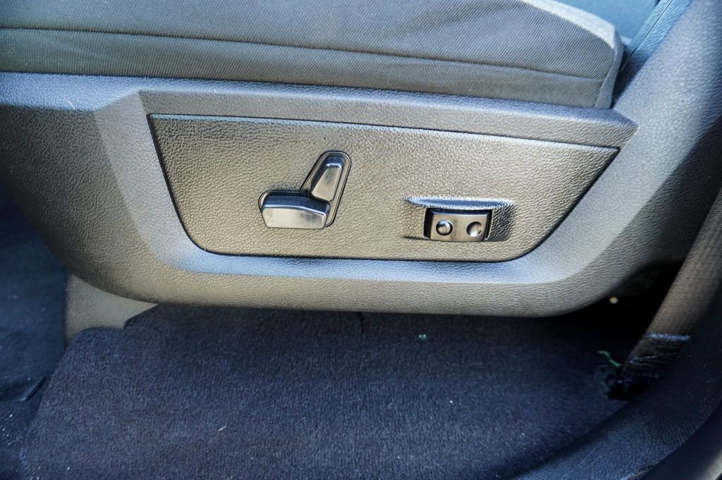 Used 2023 RAM 1500 Classic SLT image 36