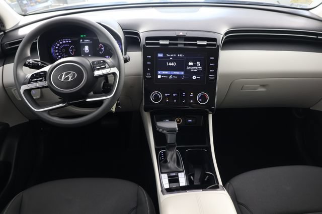 Certified 2024 Hyundai Tucson SE AWD/4WD image 2