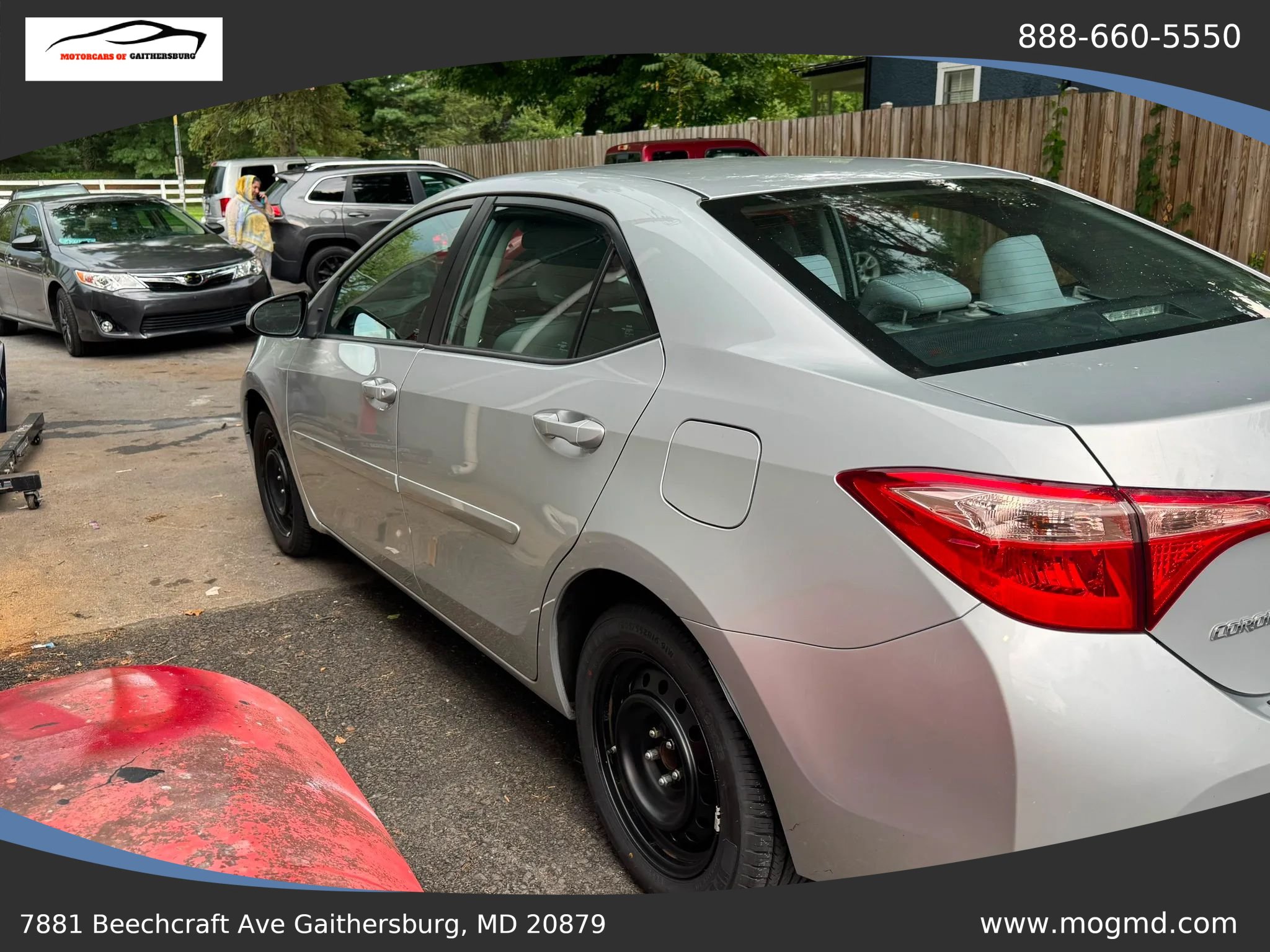 Used 2017 Toyota Corolla LE w/ Carpet Mat Package (TMS) FWD image 8