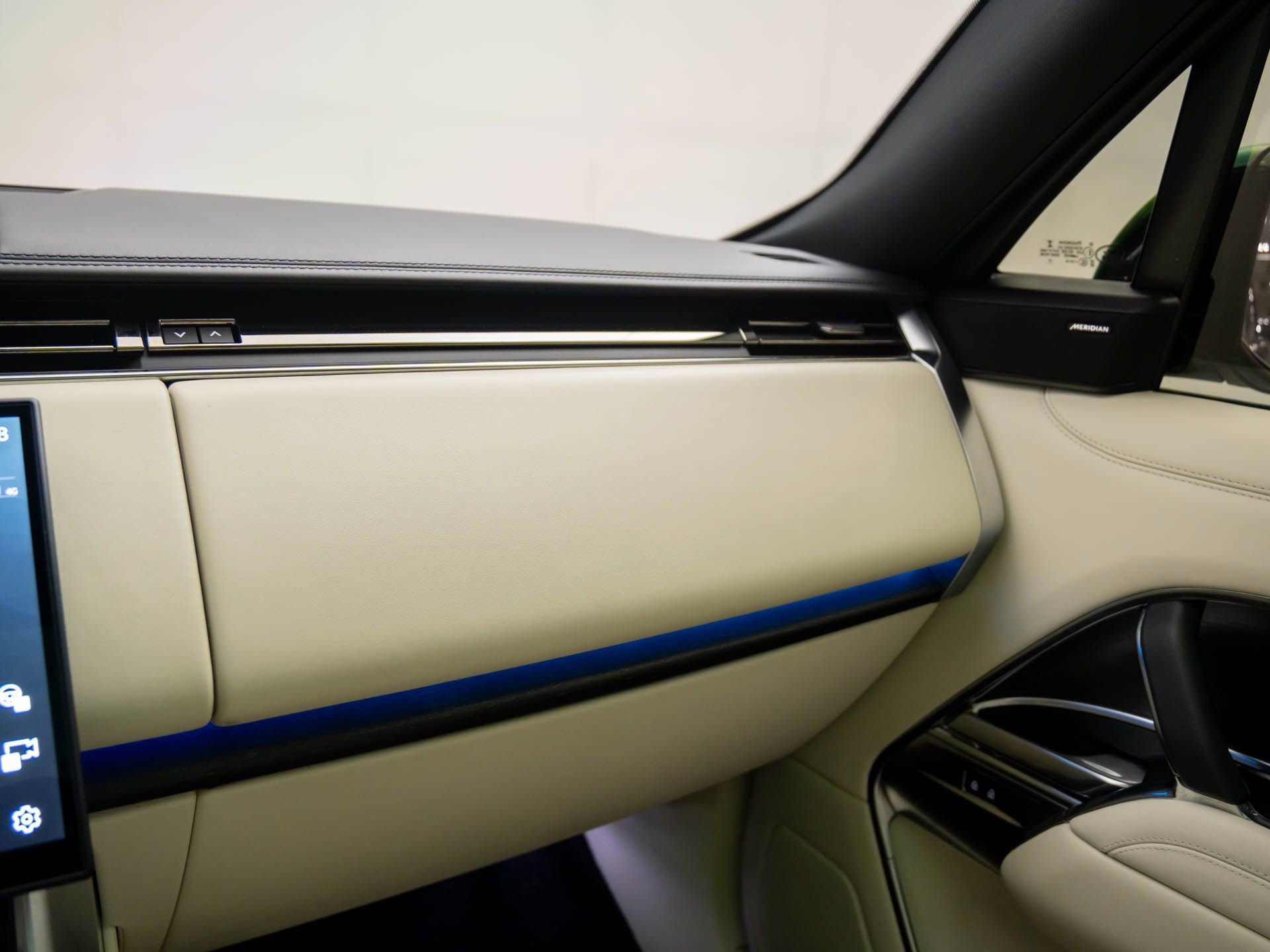 Used 2023 Land Rover Range Rover SE image 21