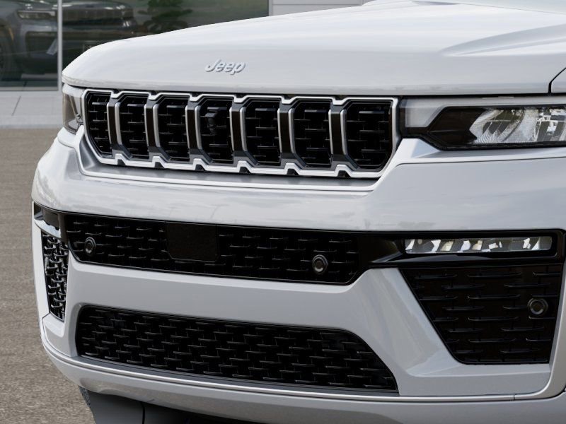 New 2026 Jeep Grand Cherokee Summit AWD/4WD image 11