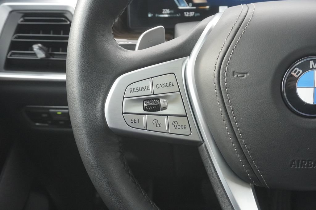 Used 2023 BMW X7 xDrive40i w/ Premium Package image 12