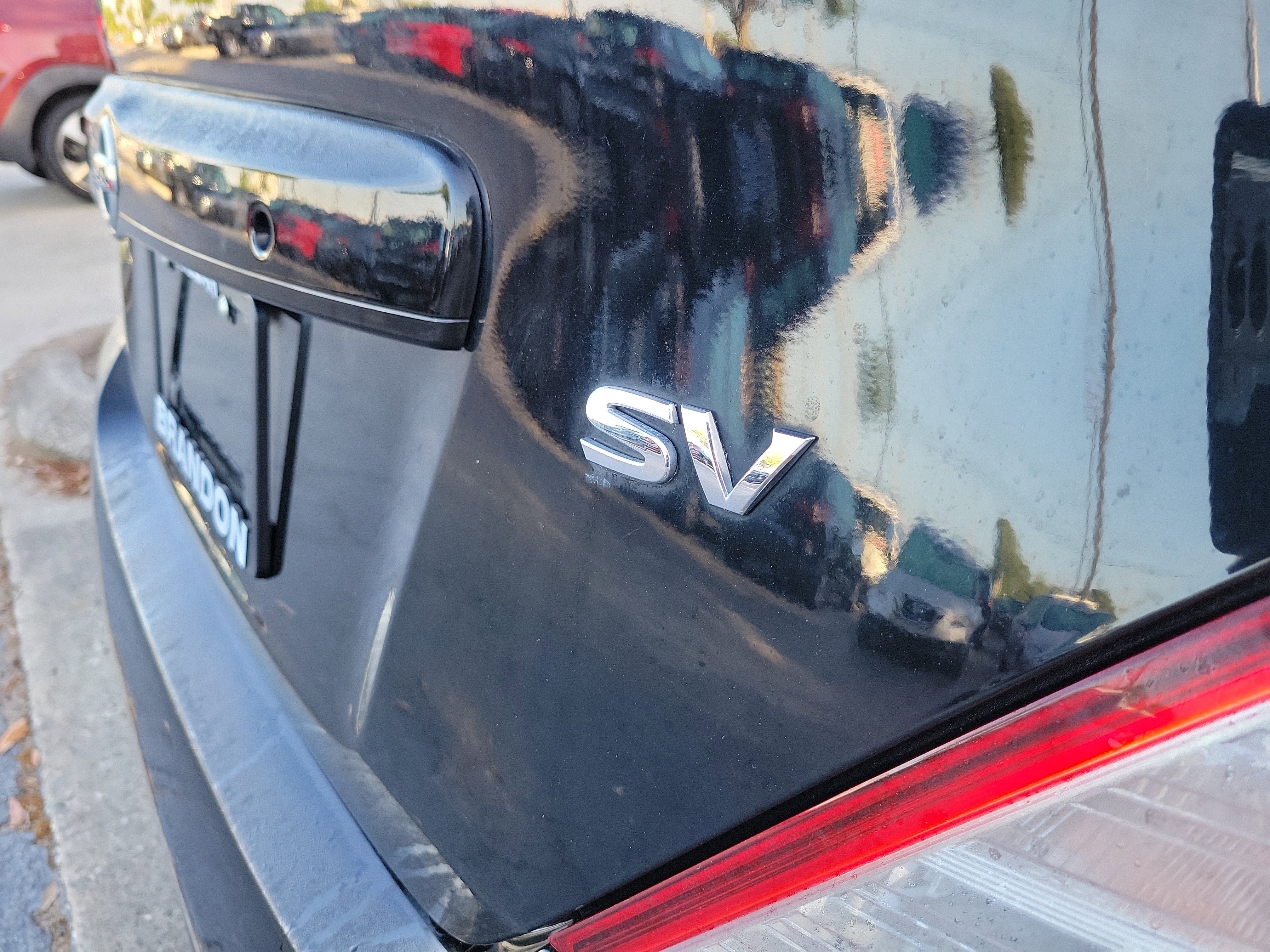 Used 2017 Nissan Versa SV image 9