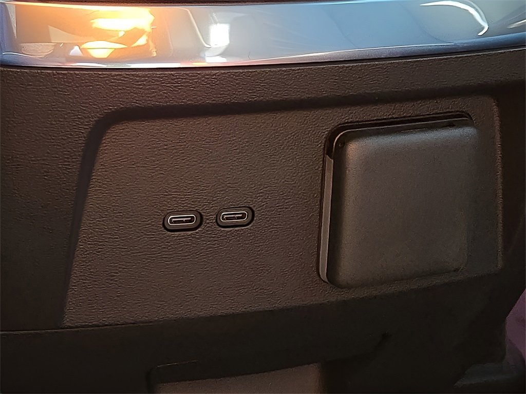 New 2026 Cadillac Vistiq Premium Luxury w/ LPO, Floor Liner Package image 18