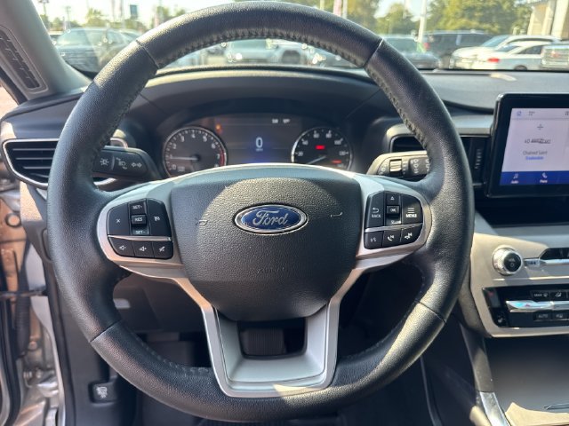 Used 2024 Ford Explorer XLT w/ Equipment Group 202A AWD/4WD image 22
