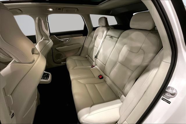 Certified 2025 Volvo V90 B6 Cross Country Plus AWD/4WD image 28