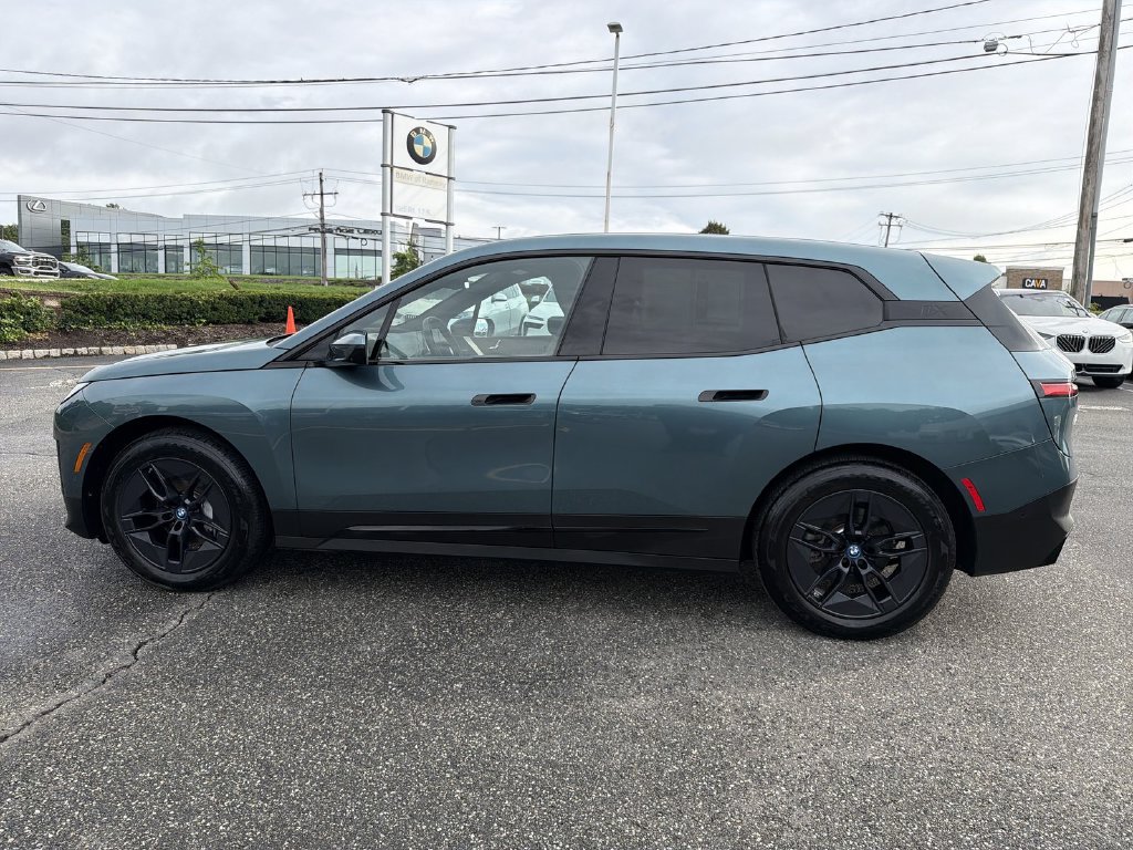 Used 2024 BMW iX xDrive50 AWD/4WD image 11
