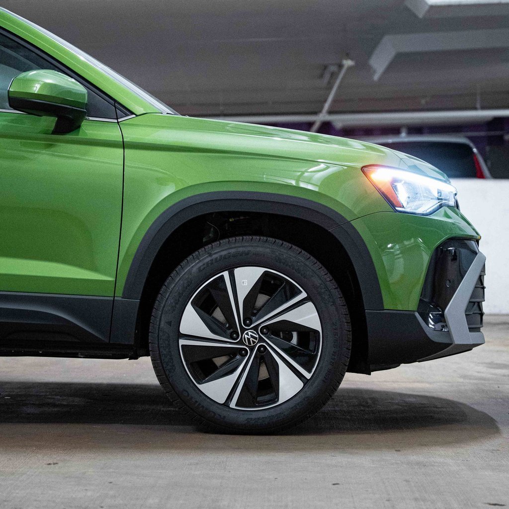 New 2025 Volkswagen Taos SE image 7