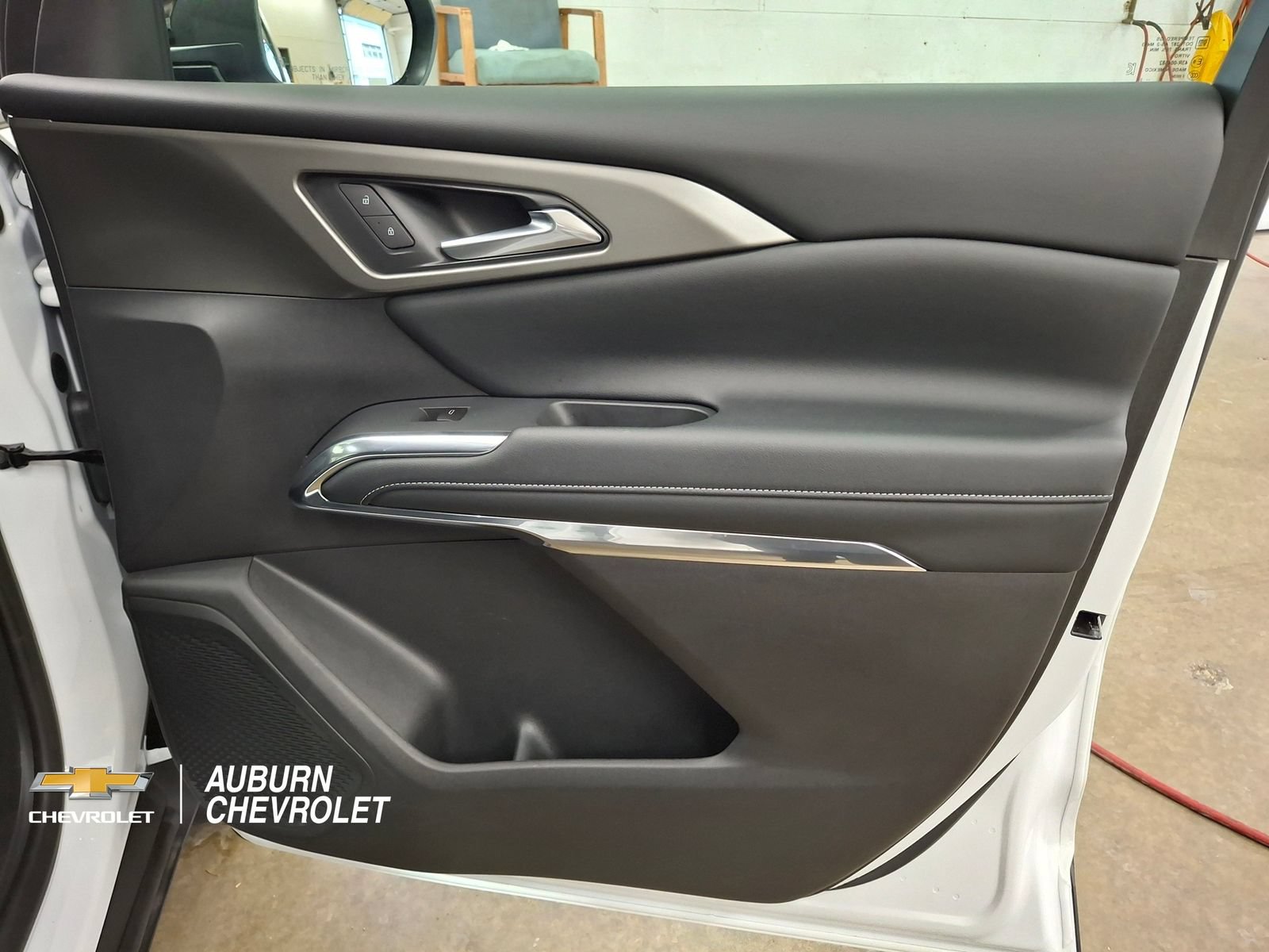 Used 2025 Chevrolet Traverse LT w/ Driver Confidence Package FWD image 21