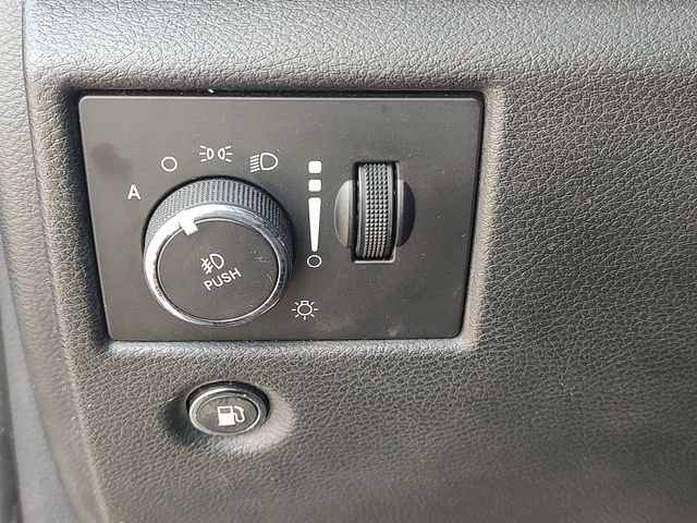 Used 2017 Jeep Grand Cherokee Altitude AWD/4WD image 24