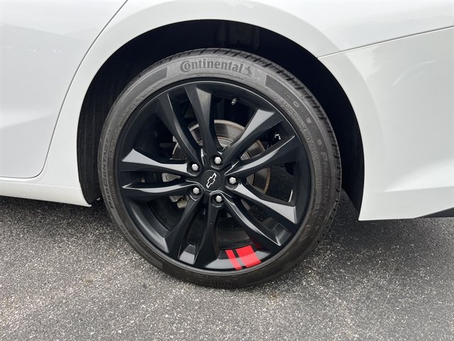 Used 2021 Chevrolet Malibu LT w/ Redline Edition FWD image 12