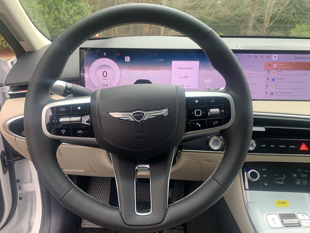 Used 2026 Genesis GV70 2.5T Select image 6