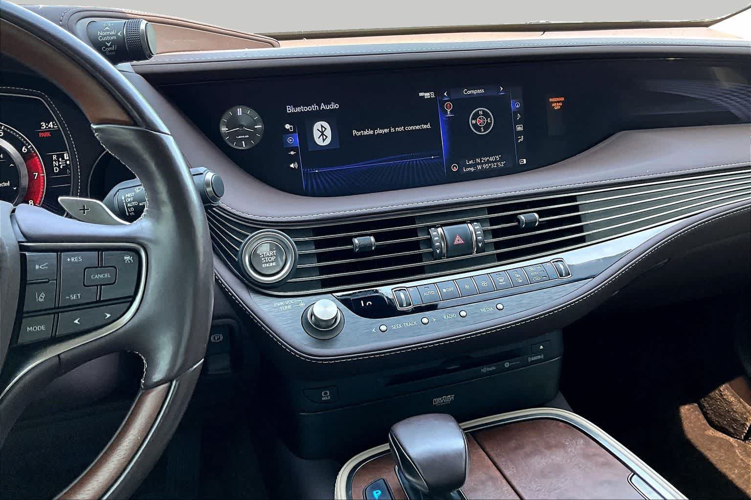 Used 2020 Lexus LS 500 w/ Interior Upgrade Package RWD image 7