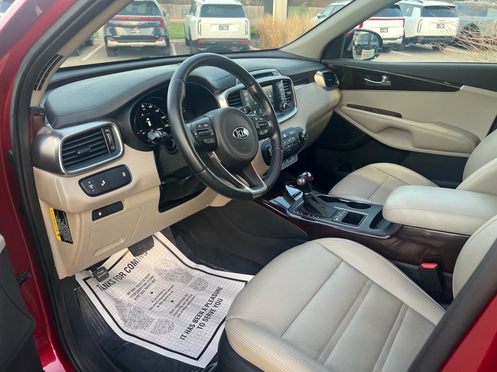 Used 2017 Kia Sorento EX image 7