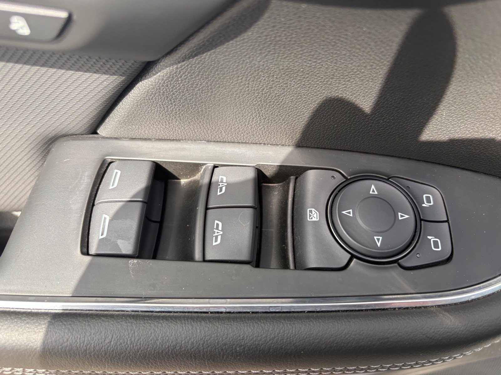 Used 2025 Buick Envision Preferred AWD/4WD image 17