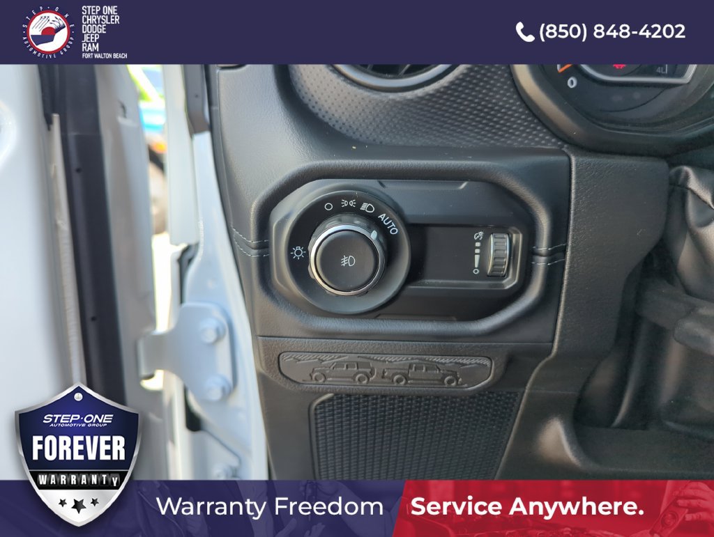 Used 2025 Jeep Wrangler Unlimited Rubicon AWD/4WD image 19